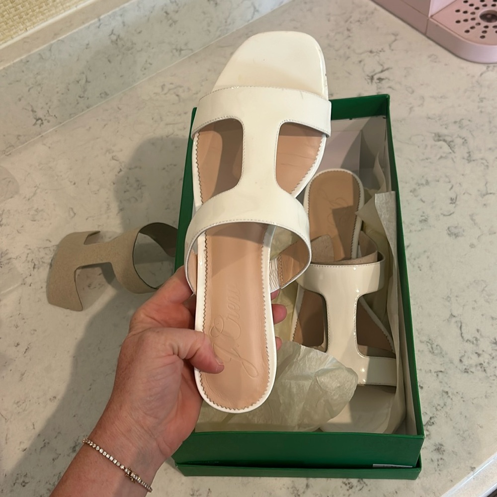JCrew women’s 10.5 crème white patent leather flat sandals